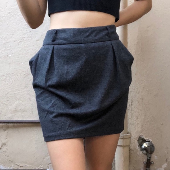 FOREVER 21-- Mini Pleated Heather Gray Skirt - Picture 1 of 5